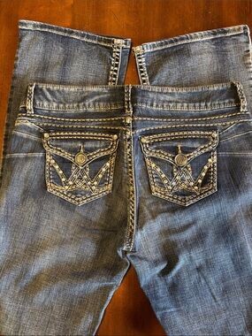 WRANGLER- Medium Wash Boot-Cut Embroidered w/Bling Flap Pocket Jeans (L103)